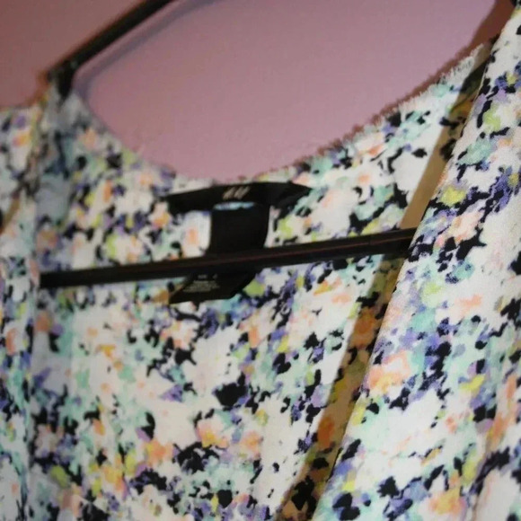 Floral Flowy Tank Top - Picture 13 of 14